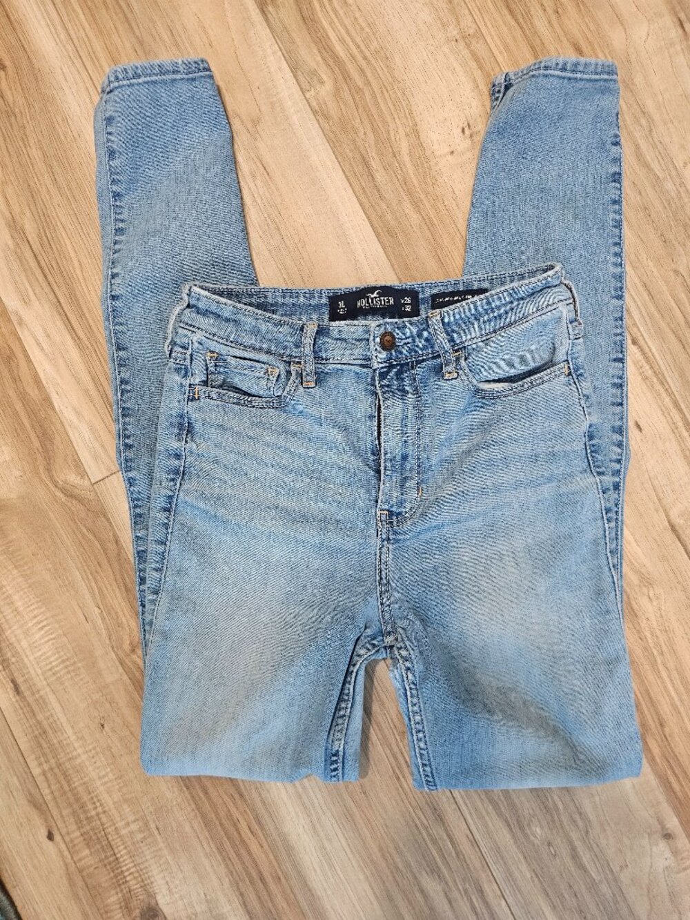 Hollister 26x30Ultra High Super Skinny Jeans